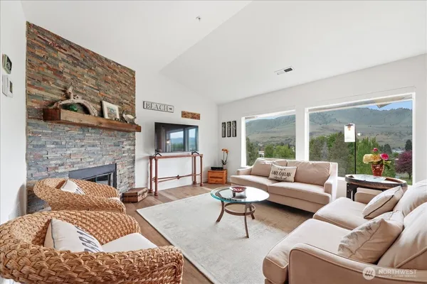 $459,000 | 808 West Manson Highway, Unit B303, Chelan, WA 98816