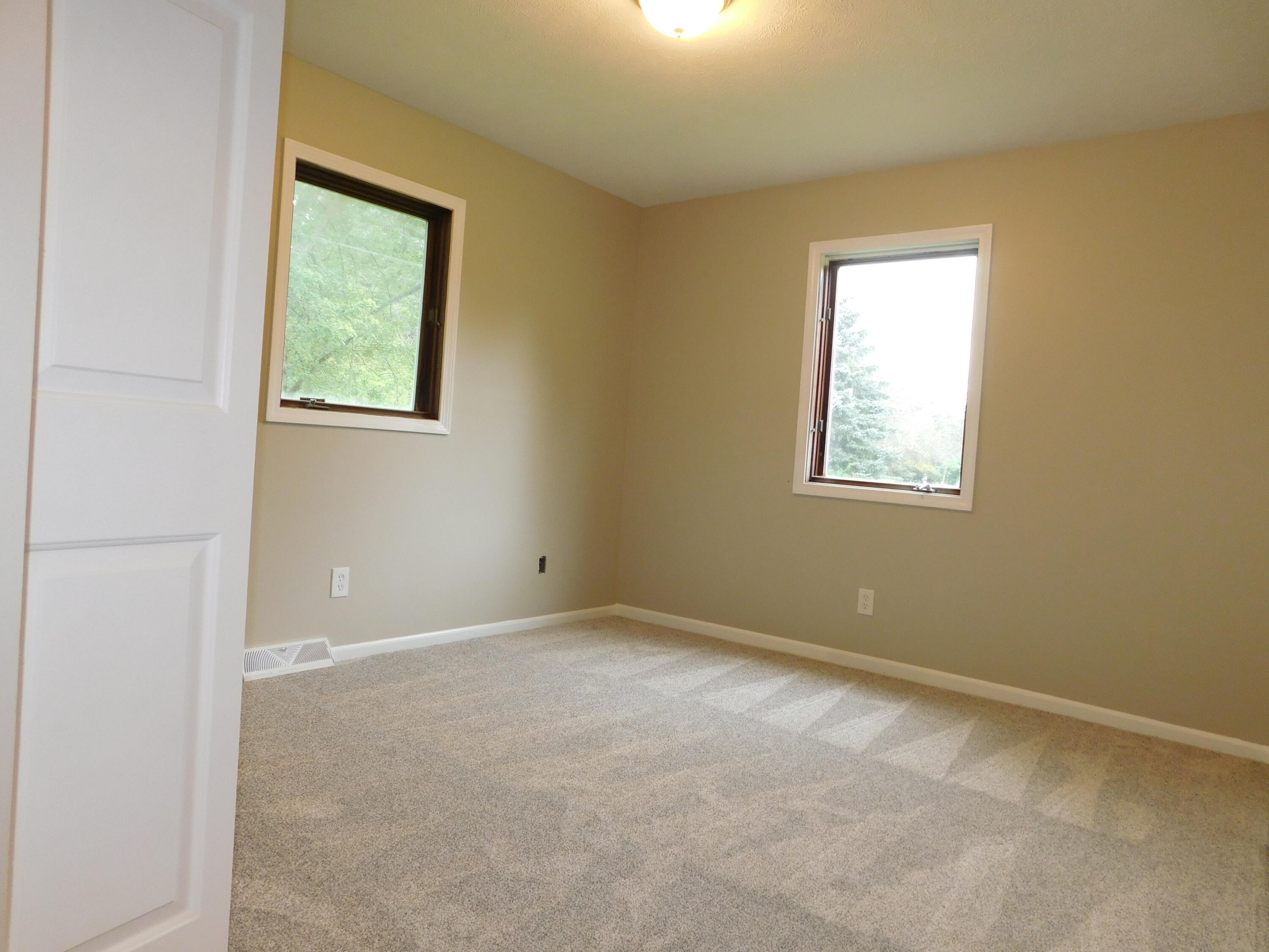 4890 Milett Road Fowlerville, MI 48836 - Photo 11 of 42 DSCN4303