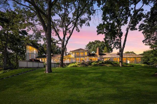 a view of a park with tree s