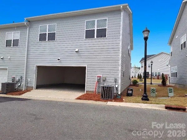 $2,295 | 8823 Arrington Hall, Charlotte, NC 28215