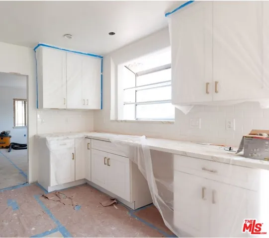 $1,189,000 | 4218 West 58th Place, Los Angeles, CA 90043