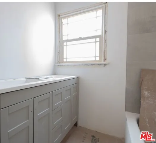 $1,189,000 | 4218 West 58th Place, Los Angeles, CA 90043