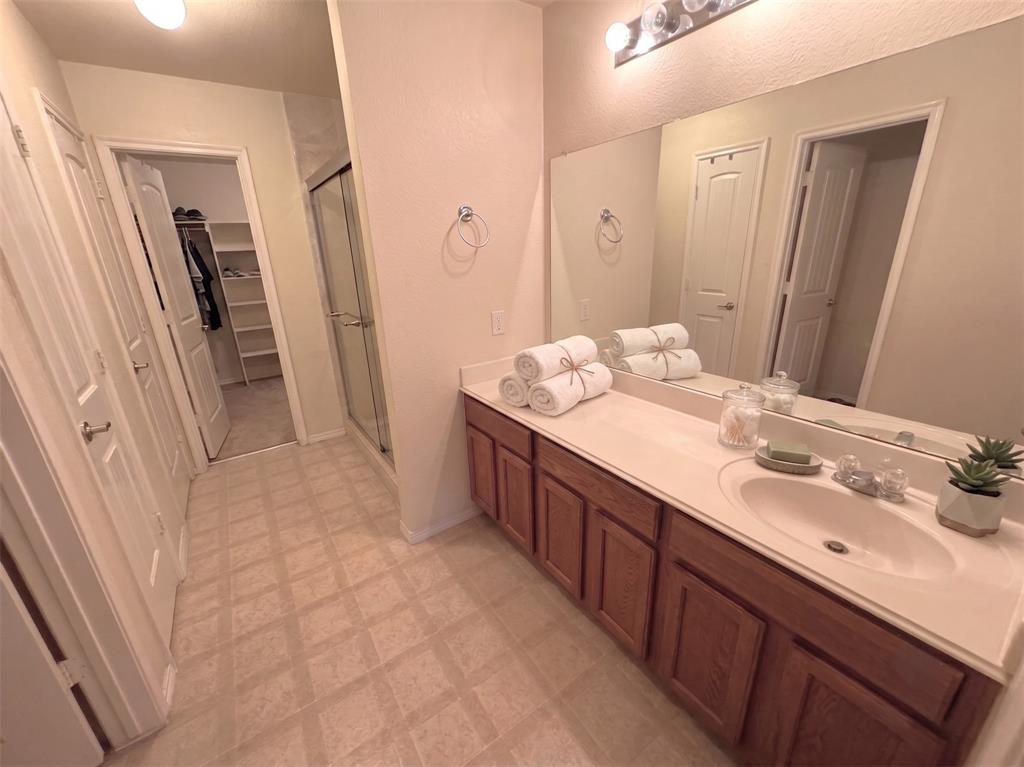 2006 Times Road Heartland, TX 75126 - Photo 12 of 17 Primary Bathroom -all photos virtually staged