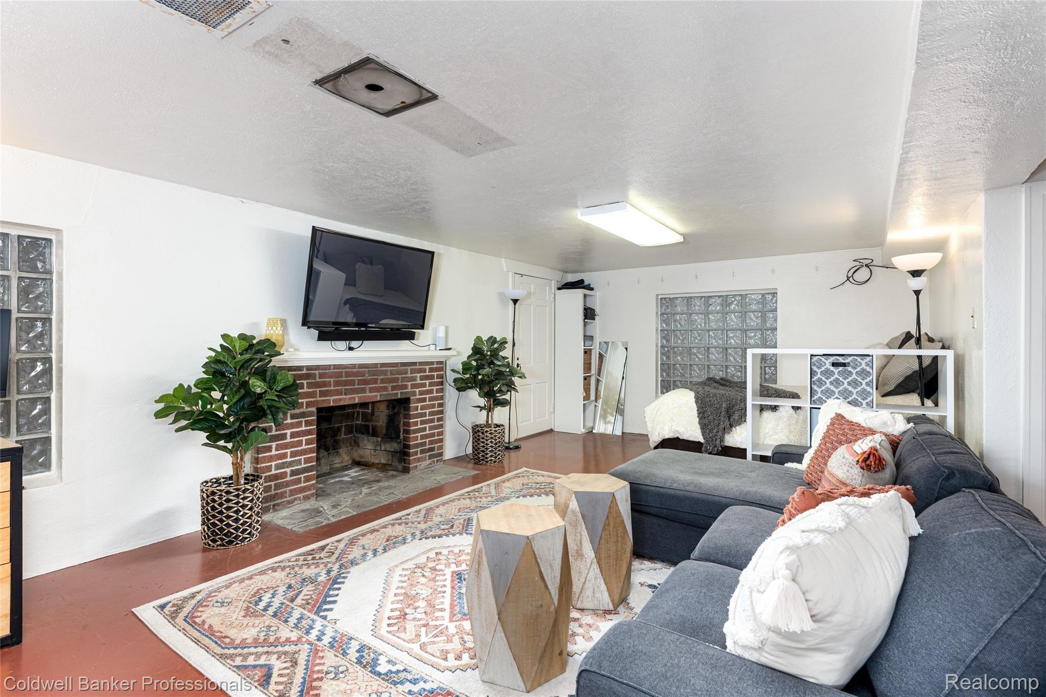 265 Moross Road Grosse Pointe, MI 48236 - Photo 34 of 40 265 Moross Rd (32 of 42).jpg
