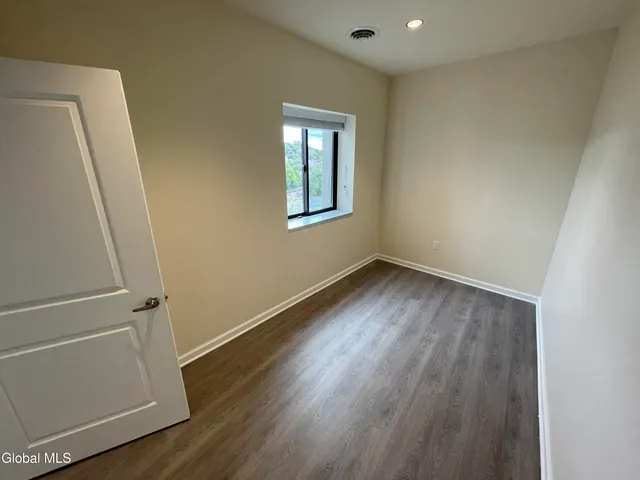 $1,595 | 192 Erie Boulevard, Schenectady, NY 12305