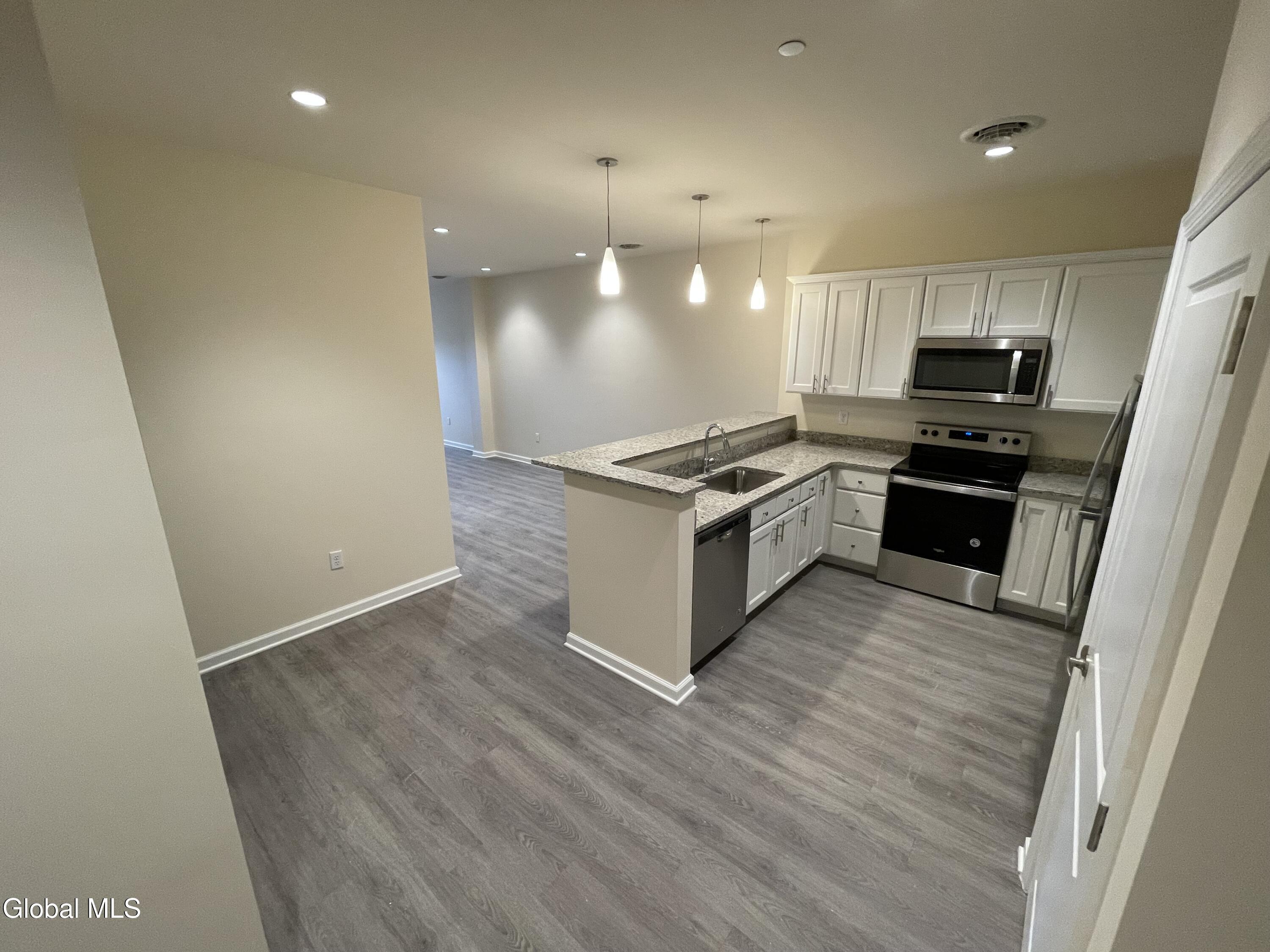 192 Erie Boulevard Schenectady, NY 12305 - Photo 20 of 56 IMG_6778