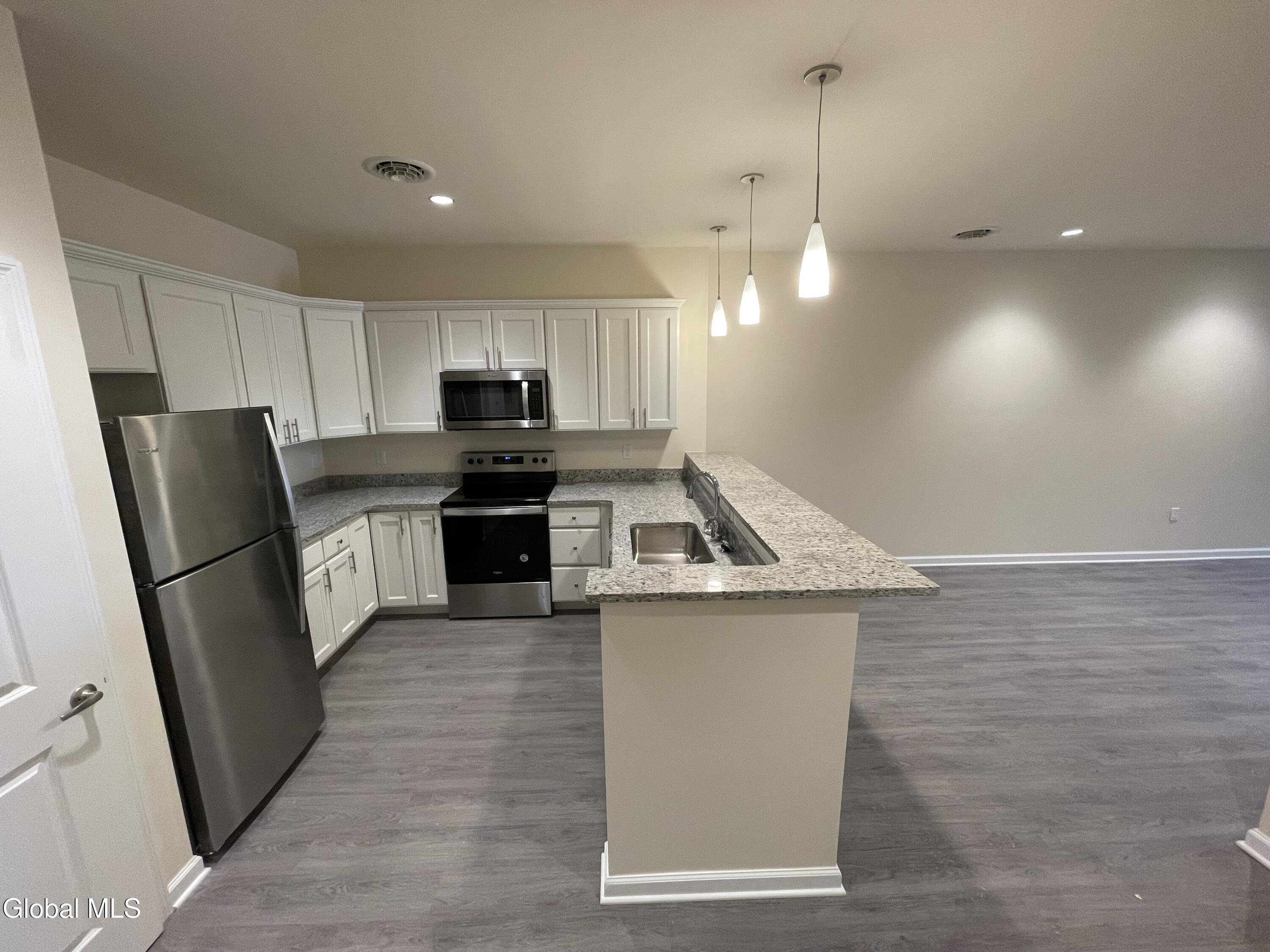 192 Erie Boulevard Schenectady, NY 12305 - Photo 28 of 56 IMG_6742