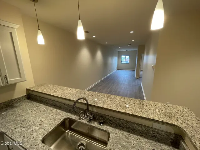 $1,595 | 192 Erie Boulevard, Schenectady, NY 12305