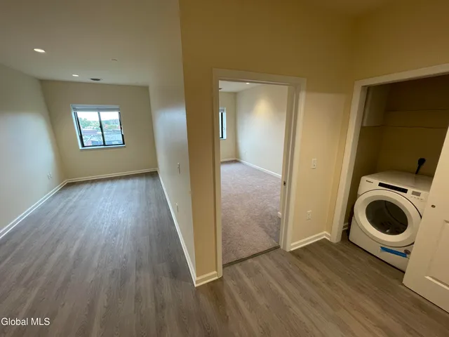 $1,595 | 192 Erie Boulevard, Schenectady, NY 12305