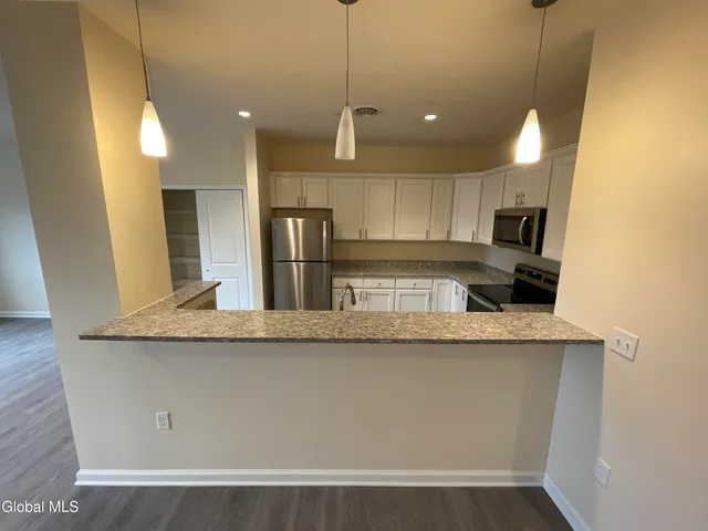 $1,595 | 192 Erie Boulevard, Schenectady, NY 12305