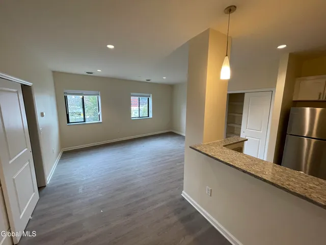 $1,595 | 192 Erie Boulevard, Schenectady, NY 12305