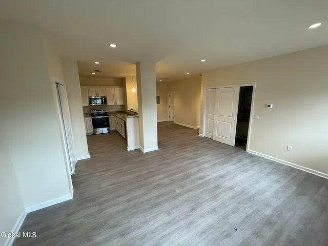 $1,595 | 192 Erie Boulevard, Schenectady, NY 12305