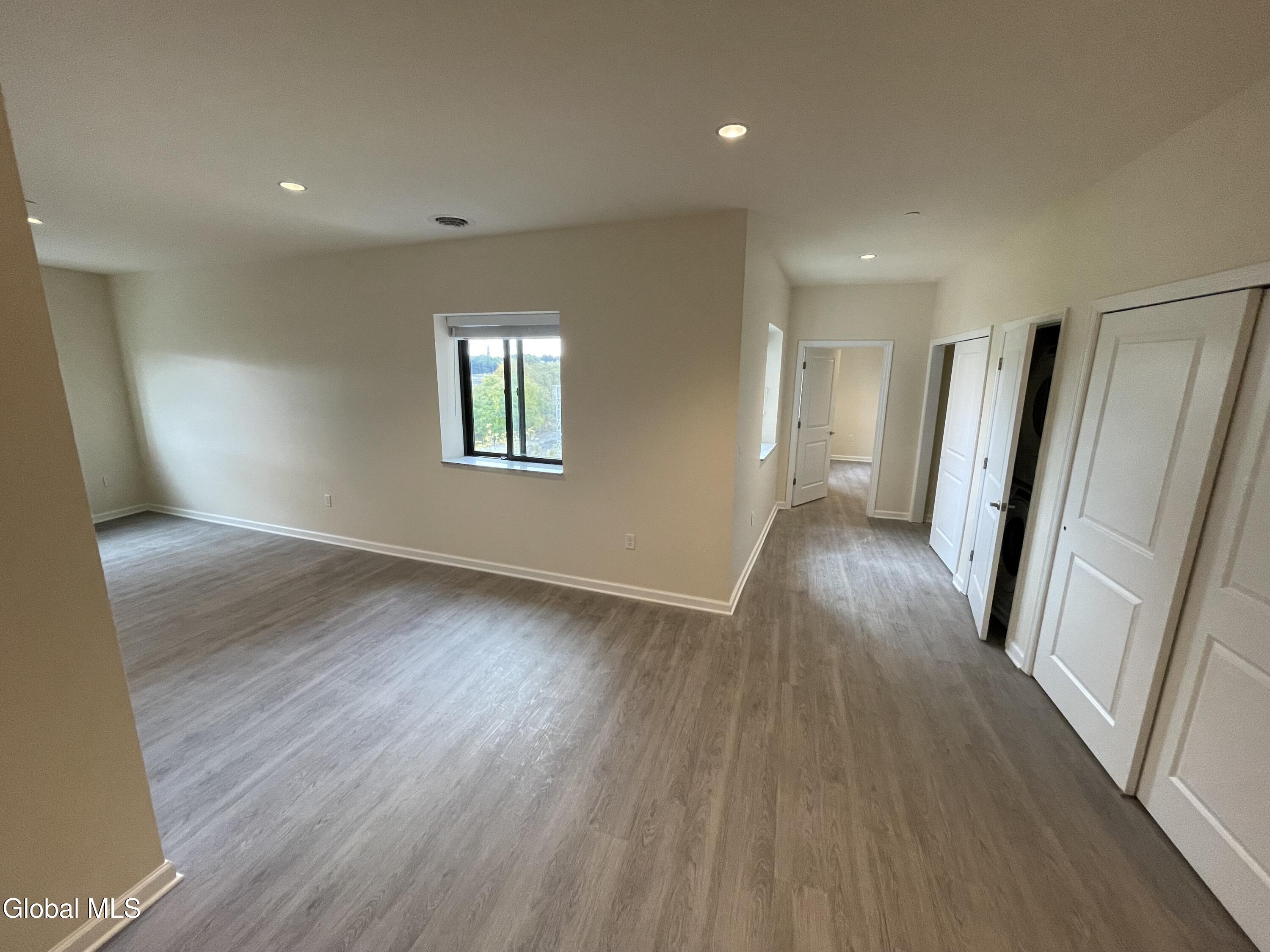 192 Erie Boulevard Schenectady, NY 12305 - Photo 6 of 56 IMG_6799