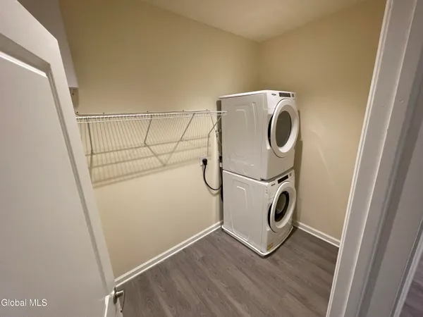 $1,595 | 192 Erie Boulevard, Schenectady, NY 12305