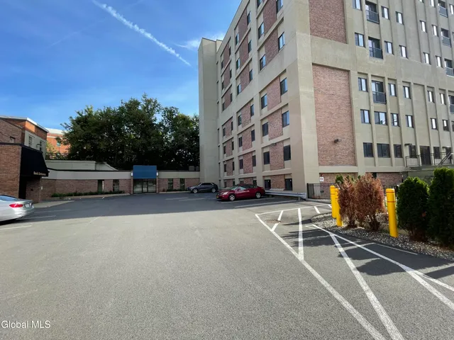 $1,595 | 192 Erie Boulevard, Schenectady, NY 12305