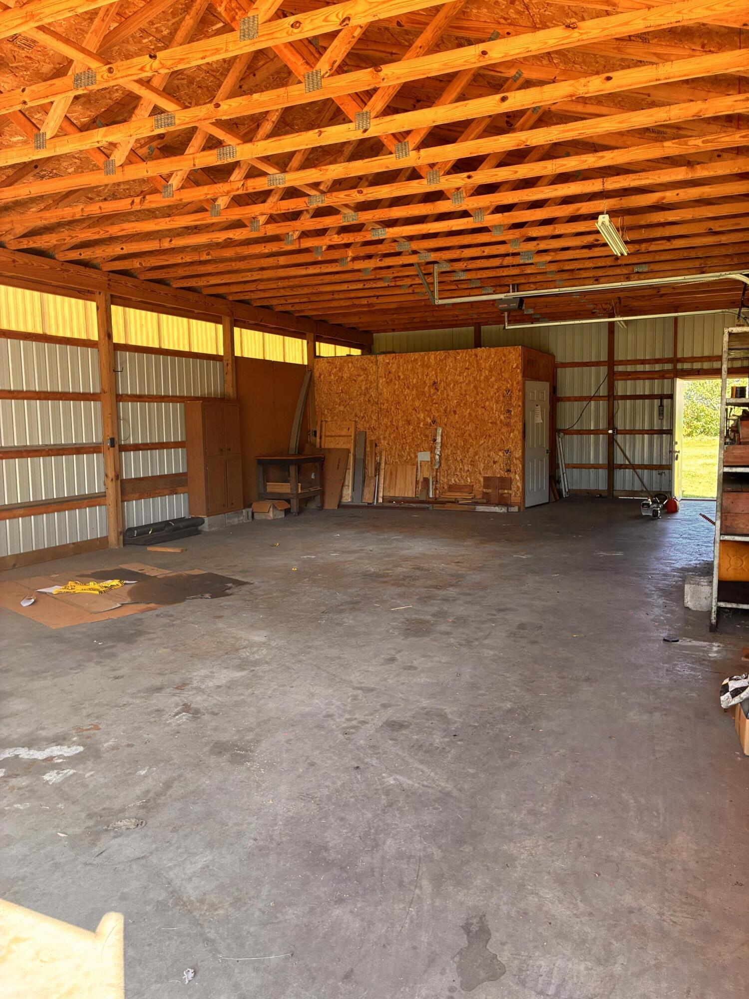 681 County Road Hartford, MI 49057 - Photo 8 of 10 IMG_1803