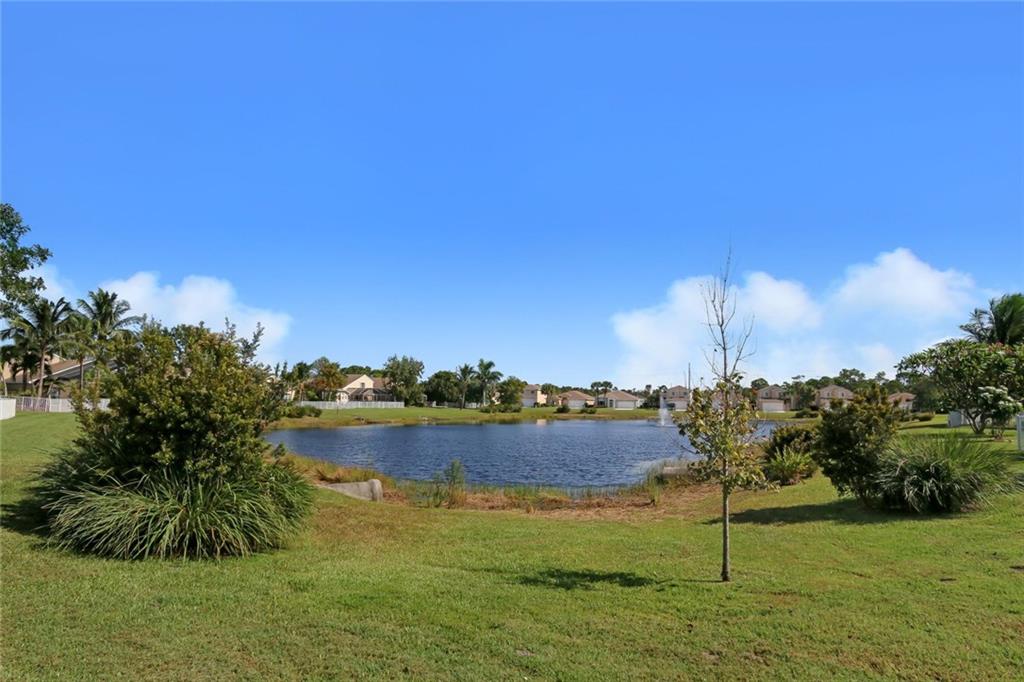 2539 Southeast Springtree Place Stuart, FL 34997 - Photo 10 of 20 Gallery Image 10