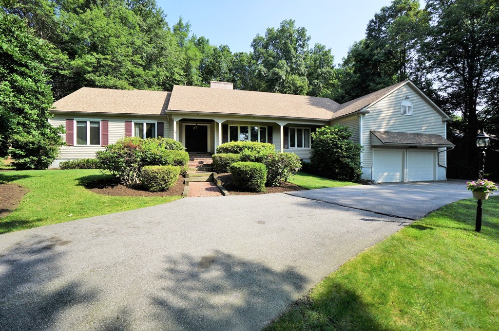 237 Spring Street Shrewsbury, MA 01545 - Photo 1 of 30 Gallery Image 1