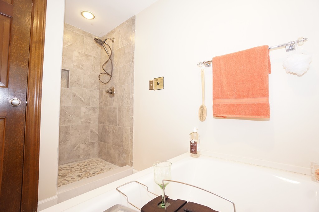 237 Spring Street Shrewsbury, MA 01545 - Photo 13 of 30 Gallery Image 13