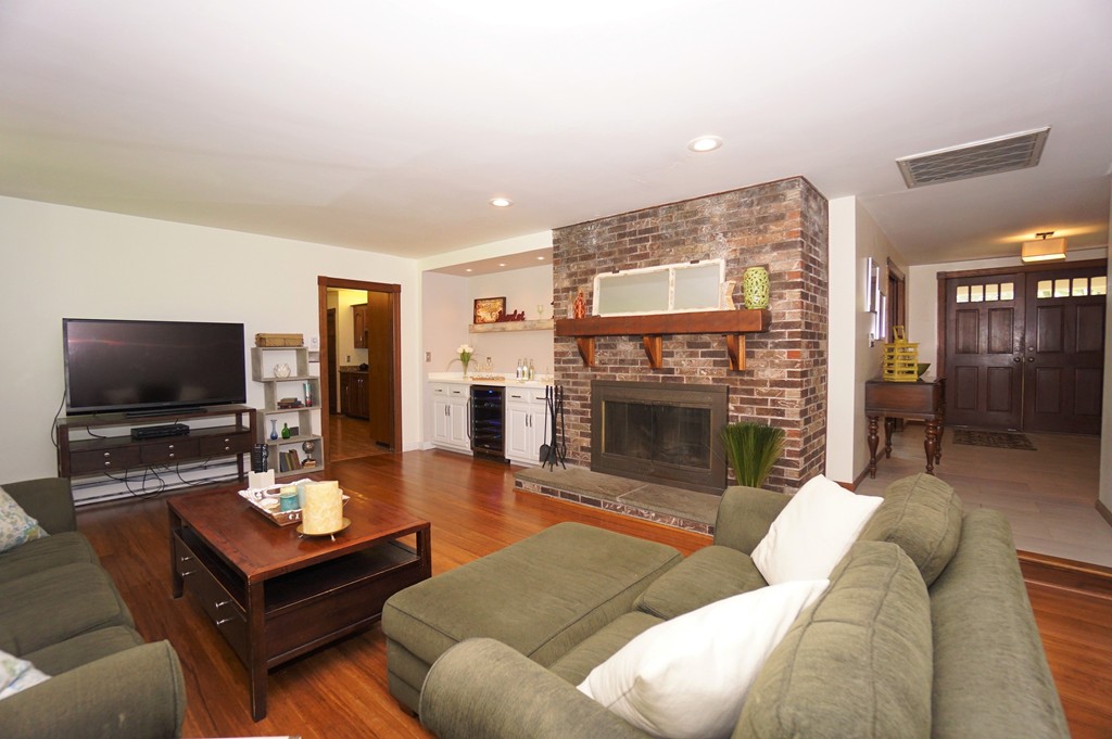 237 Spring Street Shrewsbury, MA 01545 - Photo 17 of 30 Gallery Image 17