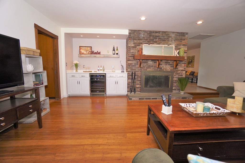 237 Spring Street Shrewsbury, MA 01545 - Photo 18 of 30 Gallery Image 18