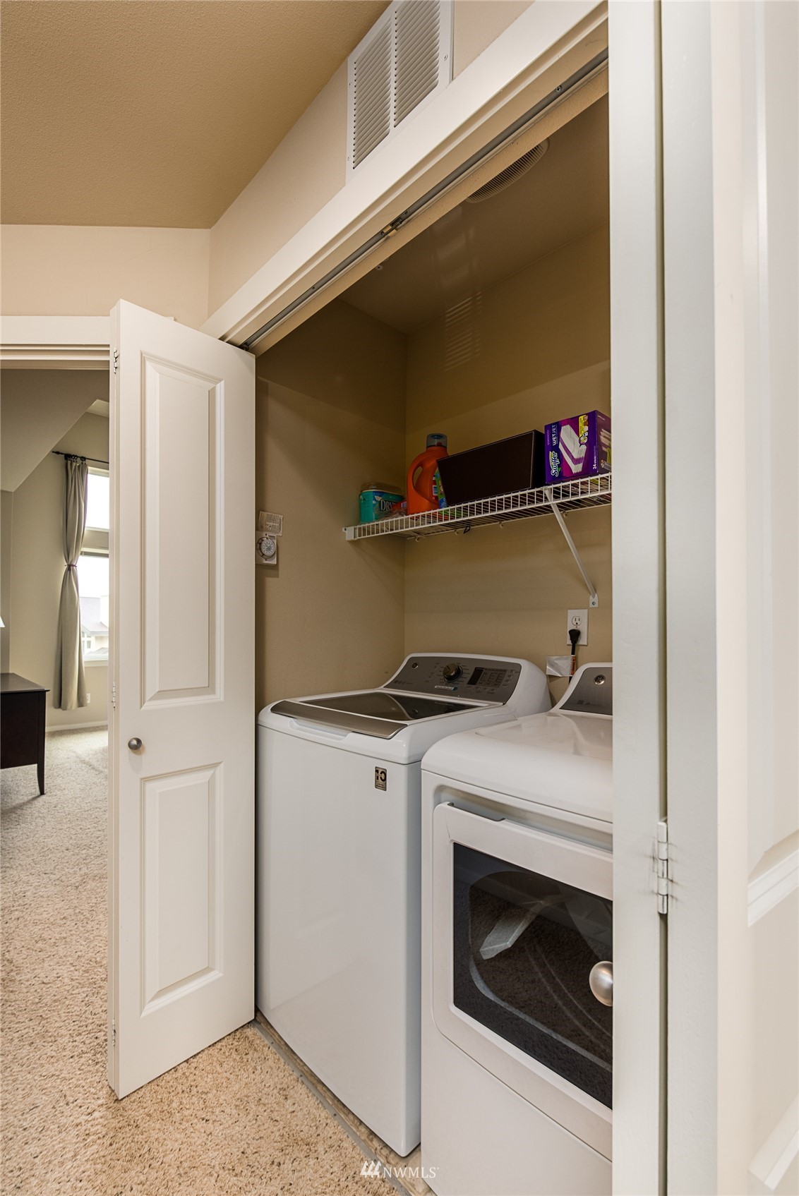 150 Cougar Ridge Road Northwest, Unit 1302 Issaquah, WA 98027 - Photo 12 of 17