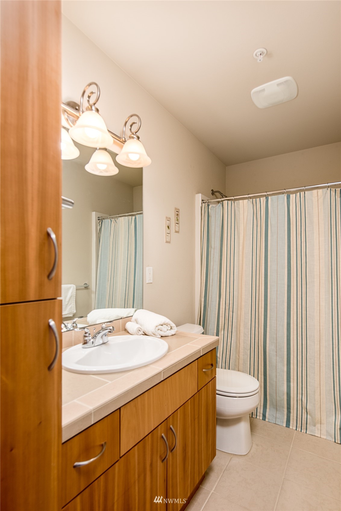 150 Cougar Ridge Road Northwest, Unit 1302 Issaquah, WA 98027 - Photo 14 of 17