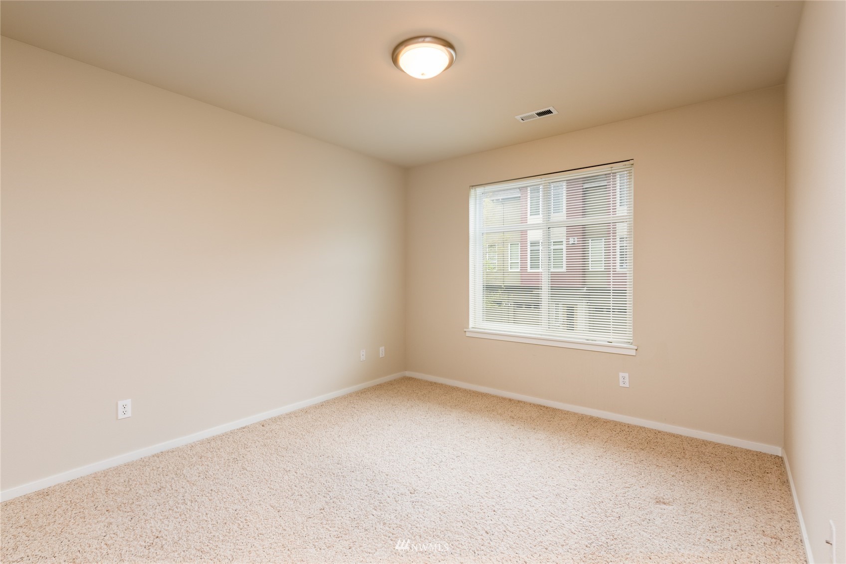 150 Cougar Ridge Road Northwest, Unit 1302 Issaquah, WA 98027 - Photo 15 of 17