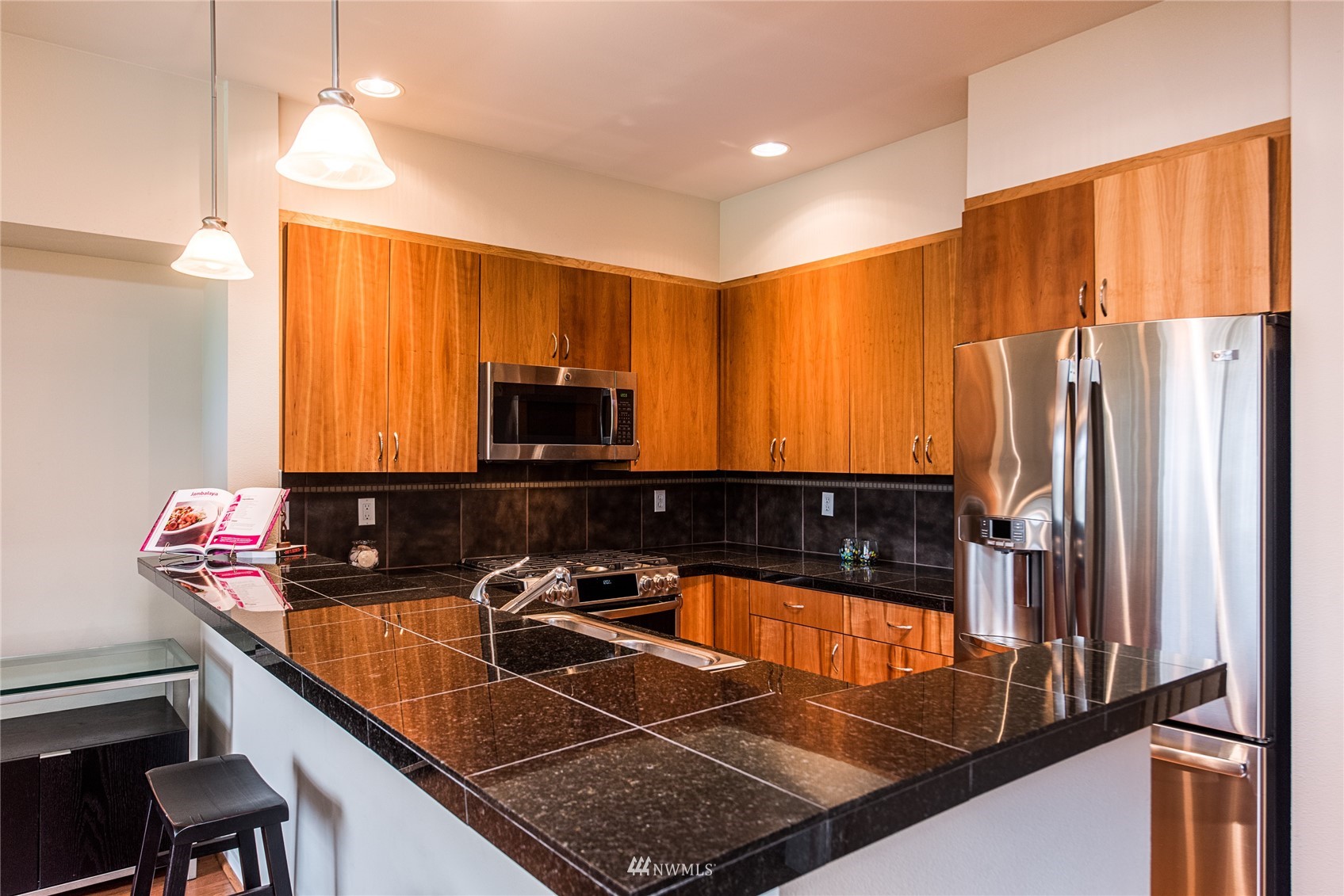 150 Cougar Ridge Road Northwest, Unit 1302 Issaquah, WA 98027 - Photo 2 of 17