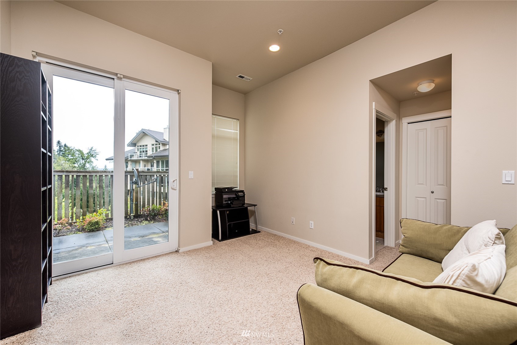 150 Cougar Ridge Road Northwest, Unit 1302 Issaquah, WA 98027 - Photo 6 of 17