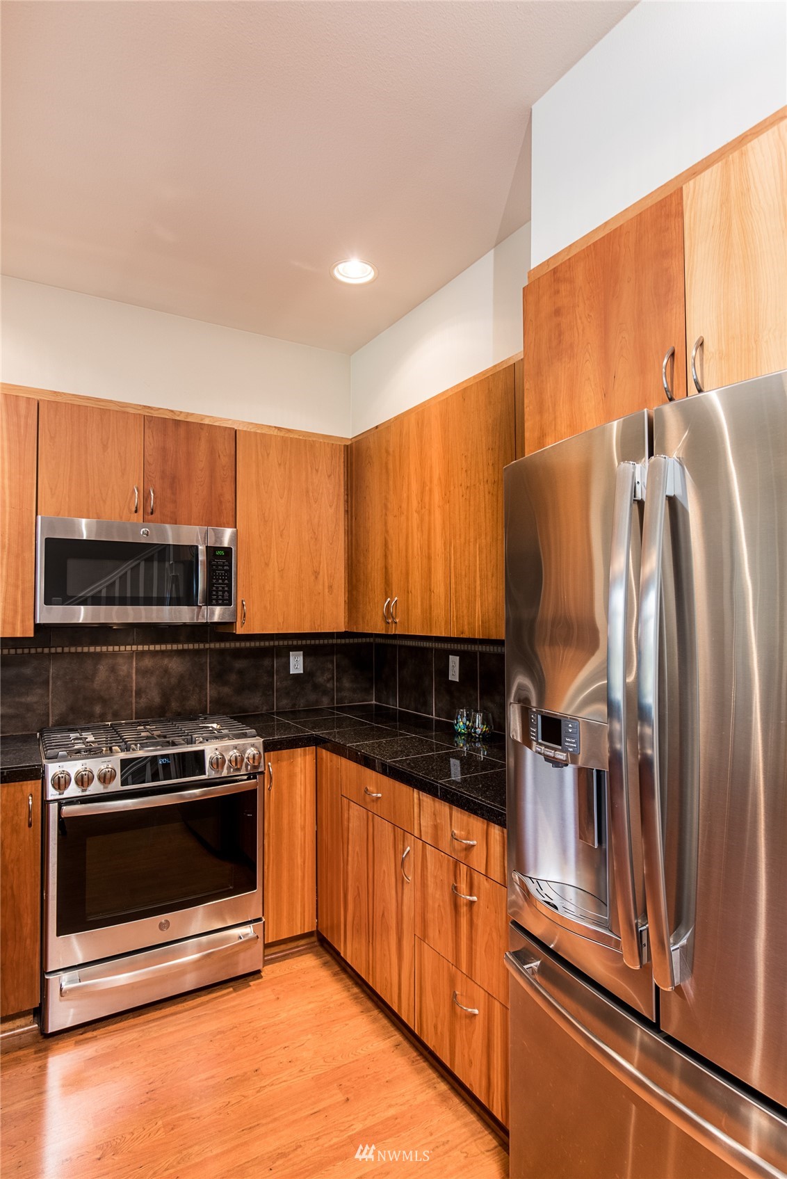 150 Cougar Ridge Road Northwest, Unit 1302 Issaquah, WA 98027 - Photo 7 of 17
