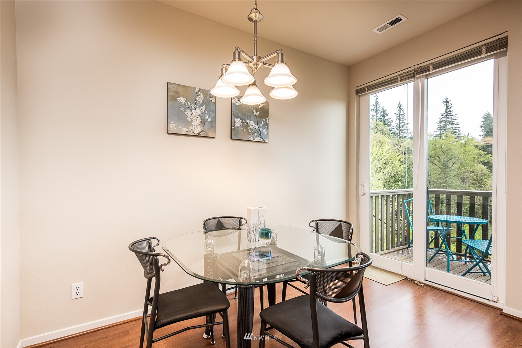 150 Cougar Ridge Road Northwest, Unit 1302 Issaquah, WA 98027 - Photo 10 of 17