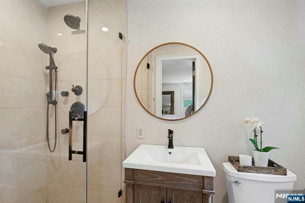 247 Oldwoods Road Franklin Lakes, NJ 07417 - Photo 14 of 26