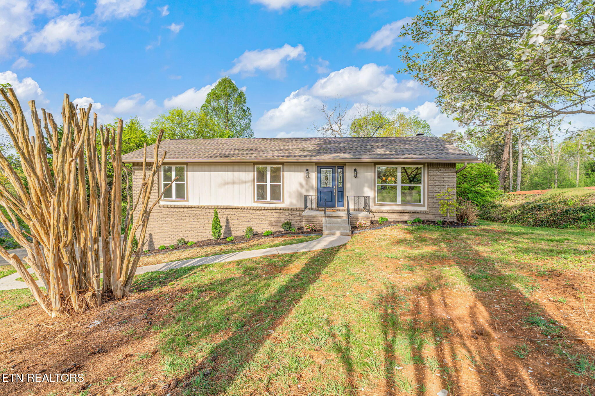 1225 Galewood Road Knoxville, TN 37919 - Photo 2 of 42 1-web-or-mls-1225 Galewood Road-10