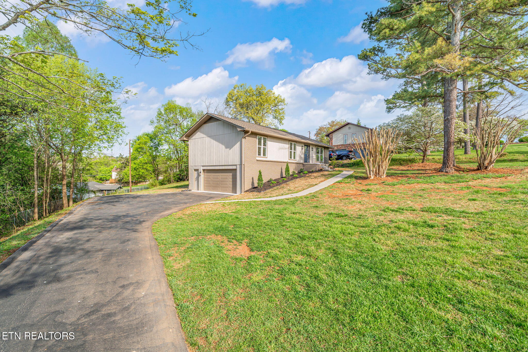 1225 Galewood Road Knoxville, TN 37919 - Photo 4 of 42 7-web-or-mls-1225 Galewood Road-7