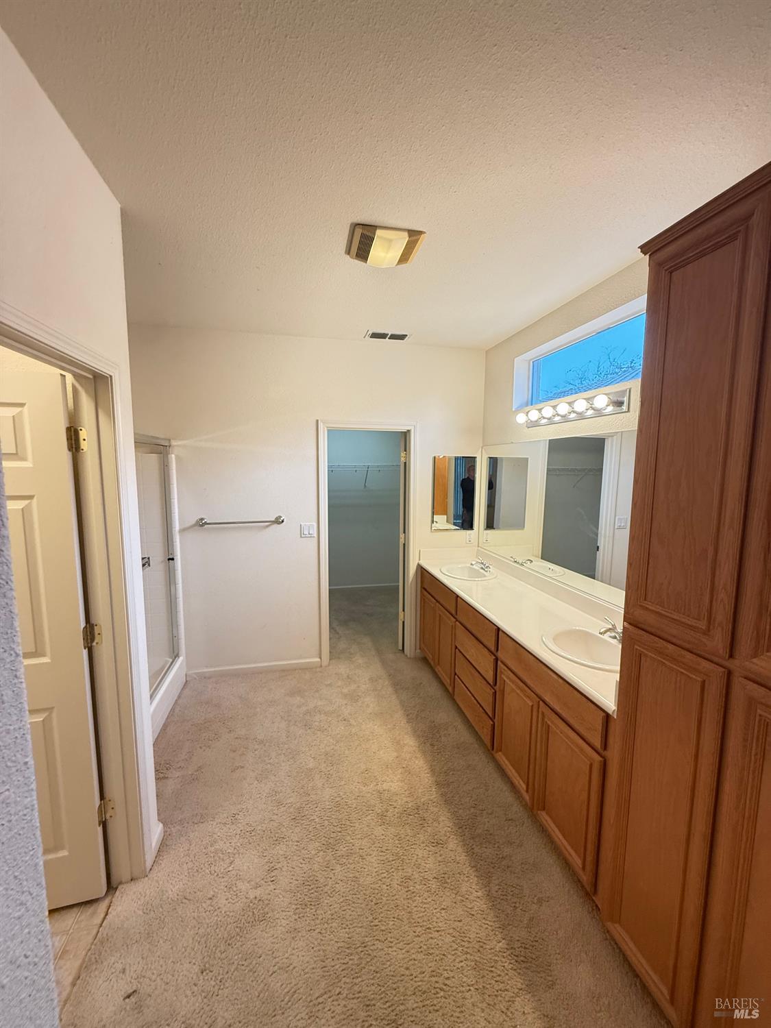 338 Gold Hills Drive Rio Vista, CA 94571 - Photo 15 of 27 a large kitchen with a refrigerator a sink and dishwasher