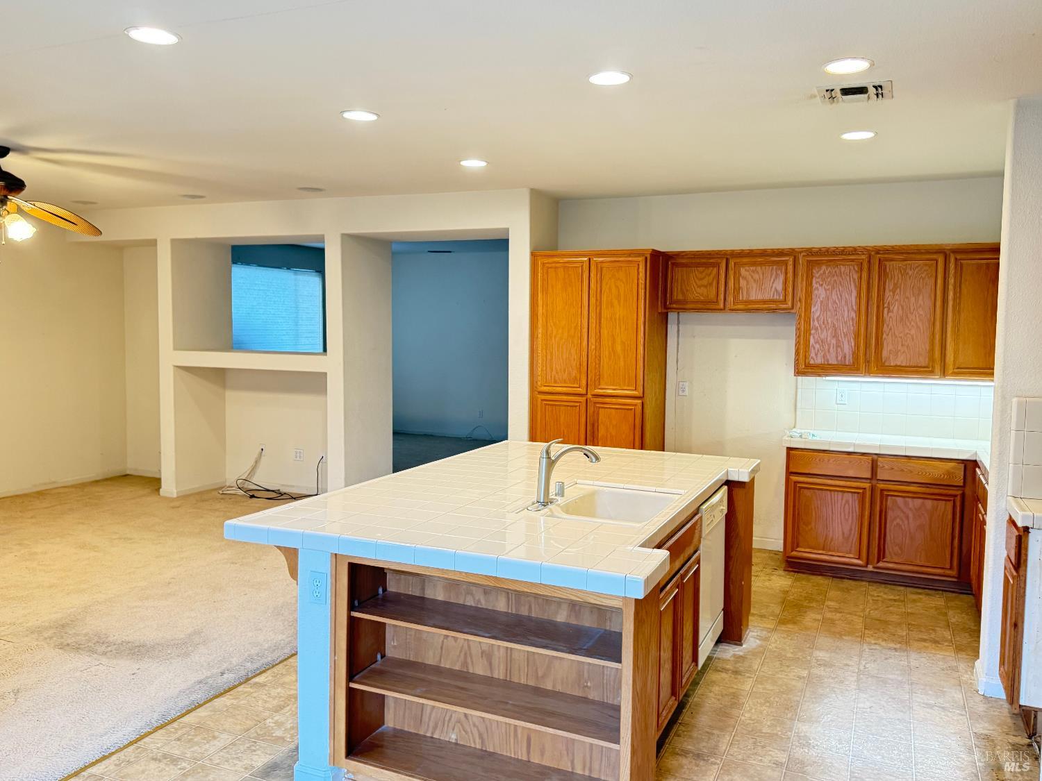 338 Gold Hills Drive Rio Vista, CA 94571 - Photo 3 of 27 a room with a bed and a table