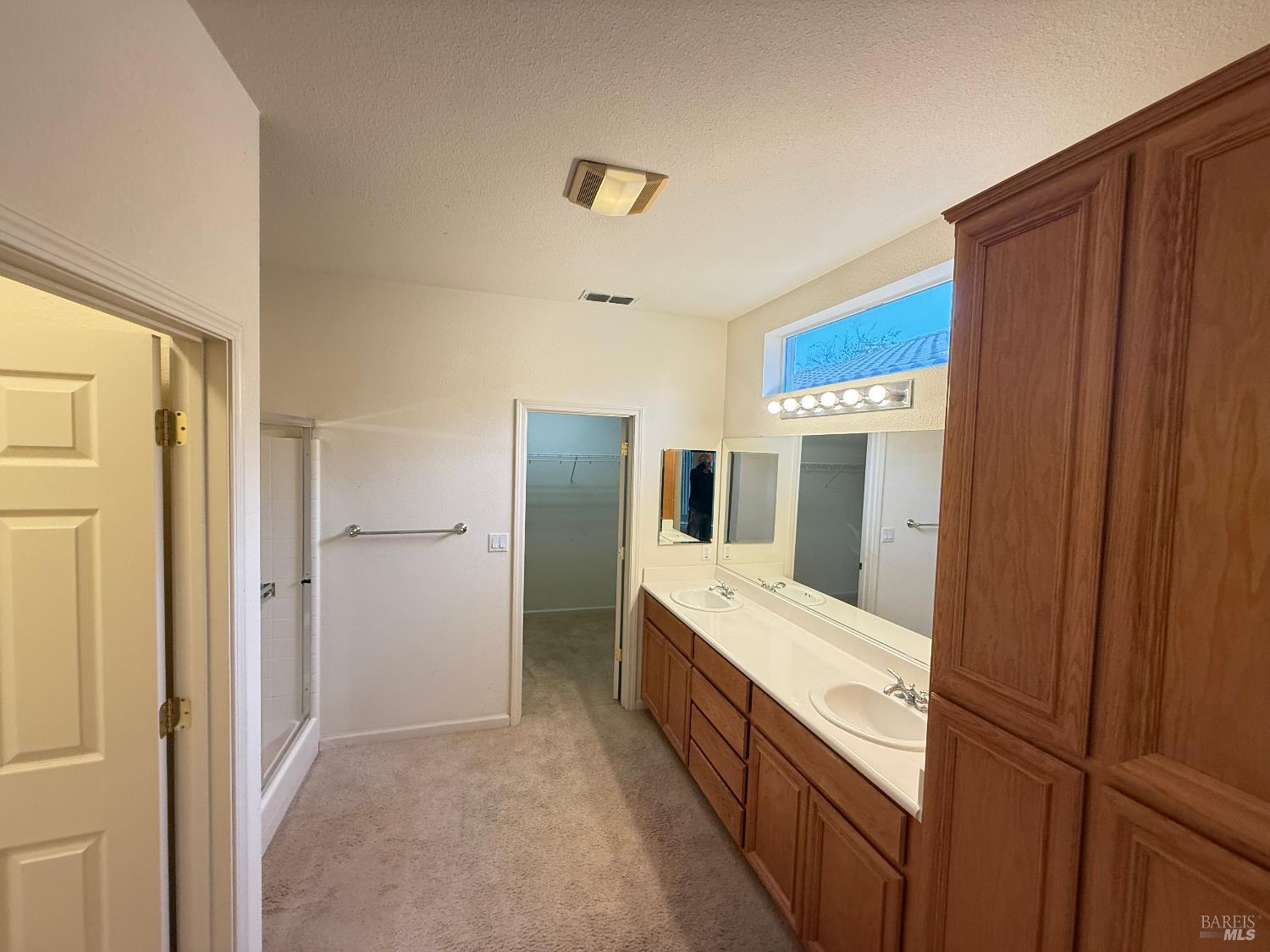 338 Gold Hills Drive Rio Vista, CA 94571 - Photo 5 of 27 a kitchen with a refrigerator and countertop