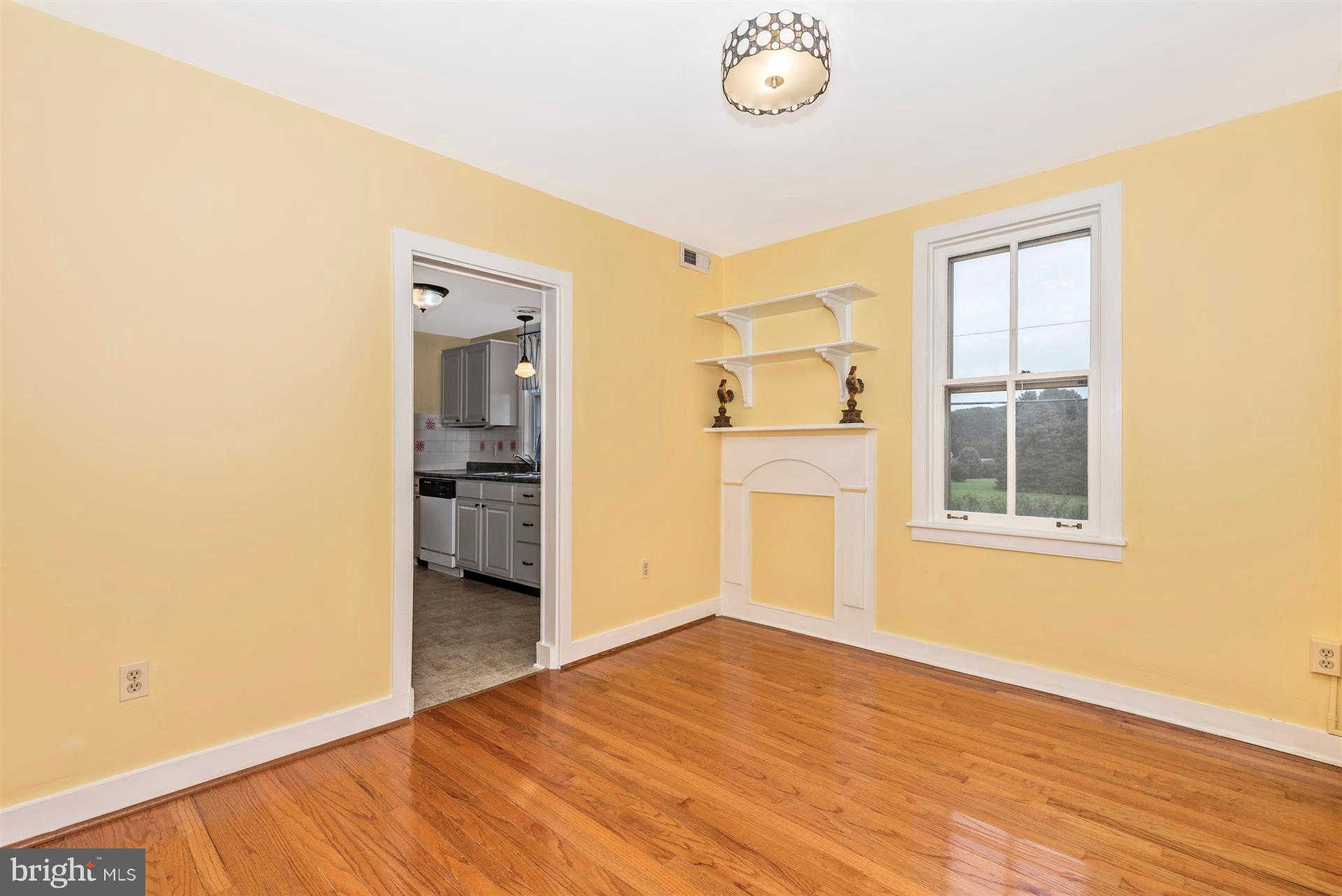 2336 Mt Ventus Road Manchester, MD 21102 - Photo 11 of 27 Dining Room