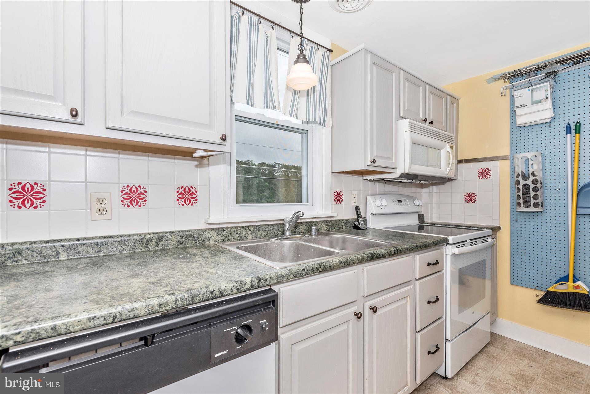 2336 Mt Ventus Road Manchester, MD 21102 - Photo 9 of 27 Kitchen