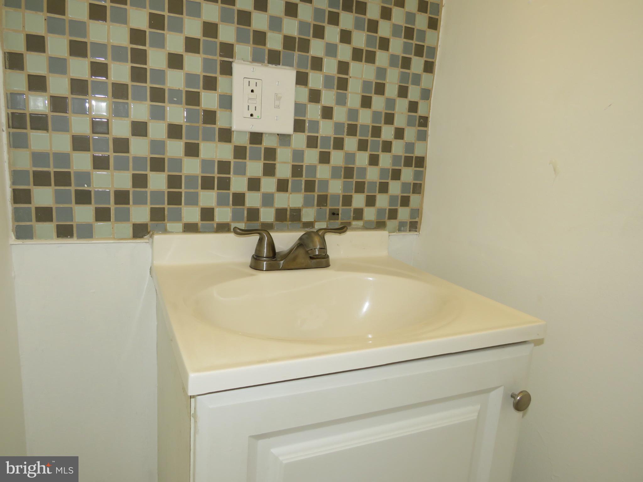 356 East Walnut Lane, Unit 3 Philadelphia, PA 19144 - Photo 9 of 18