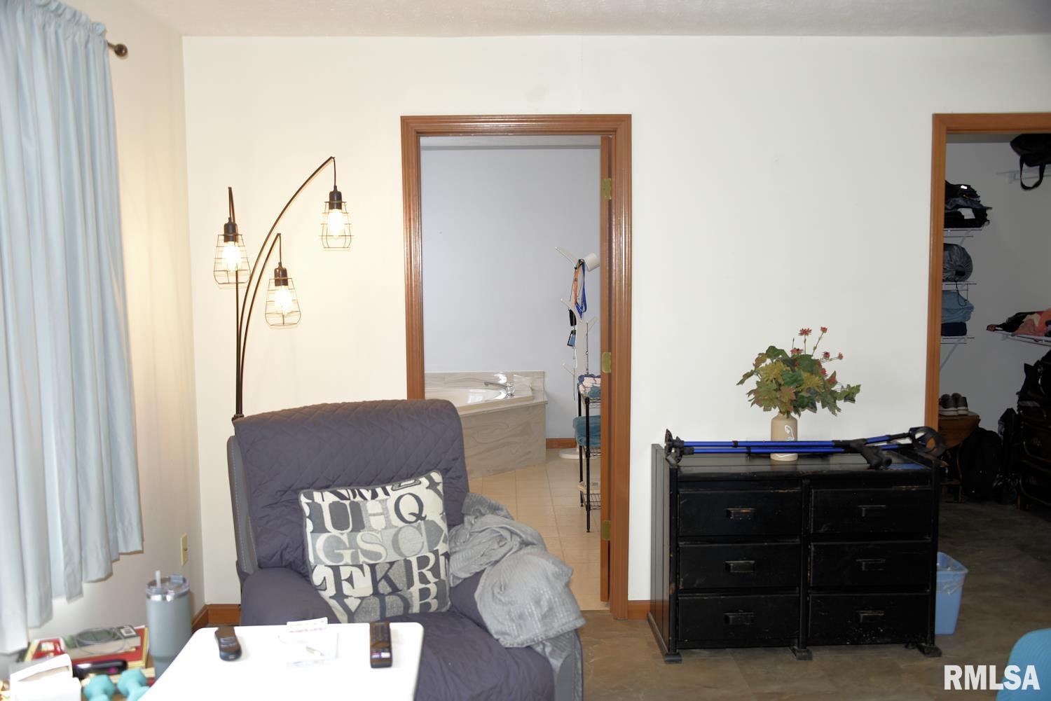 2604 Hastings Road Chatham, IL 62629 - Photo 13 of 26