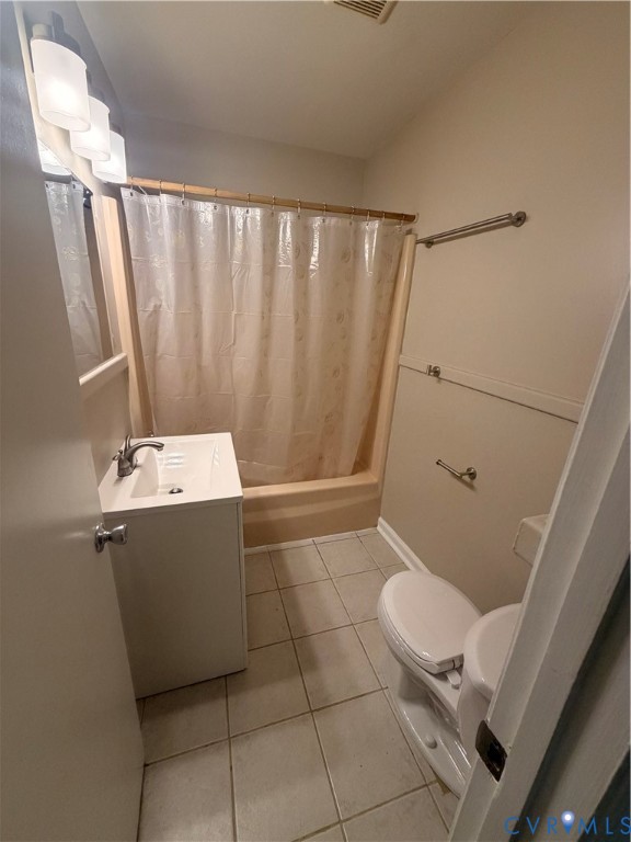 4605 Cogbill Road Richmond, VA 23234 - Photo 12 of 20 Bathroom featuring a single vanity, a toilet, a sh