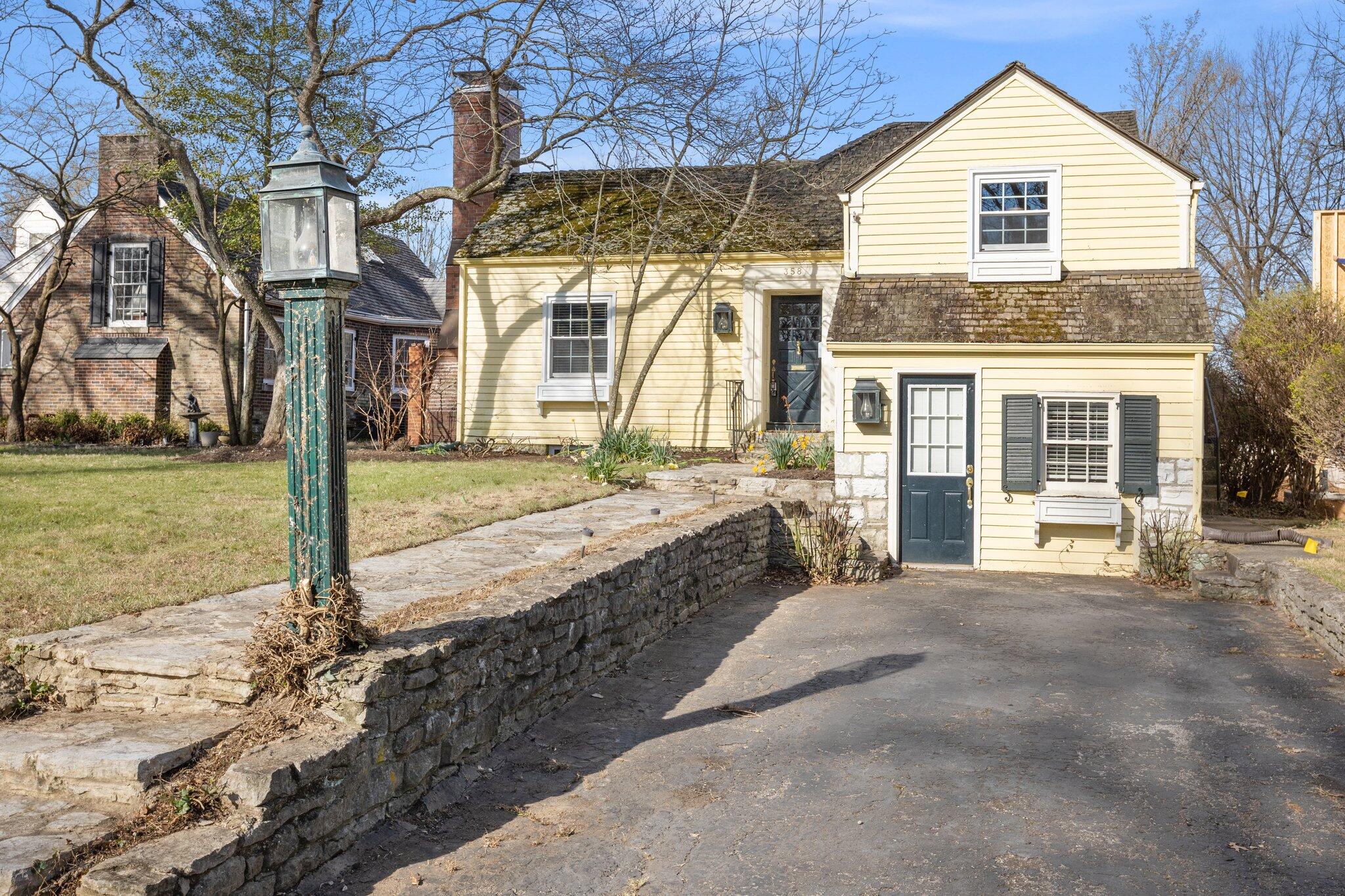 358 Cochran Road Lexington, KY 40502 - Photo 41 of 42 3-web-or-mls-IMG_2578