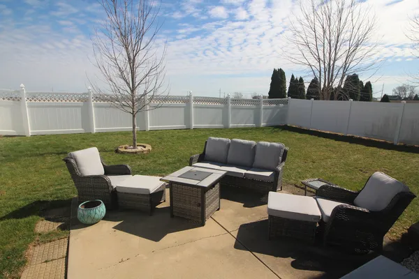 $300,000 | 728 Kristin Drive, Normal, IL 61761