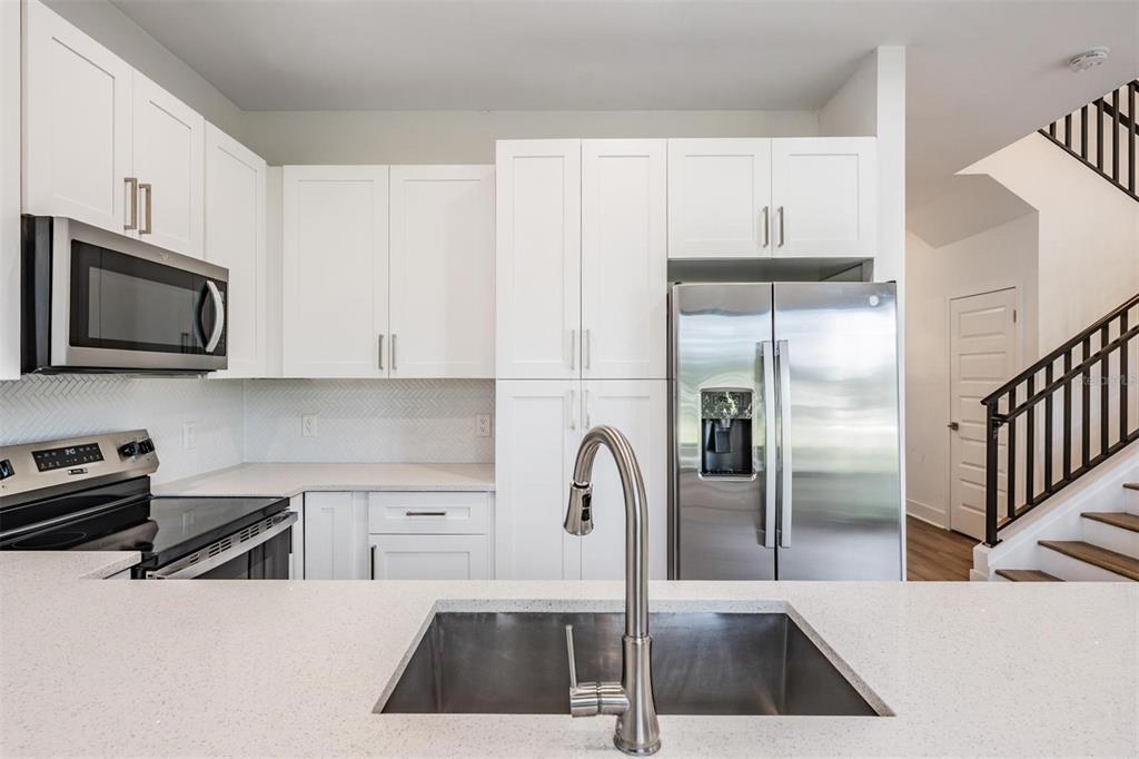 8709 Palm Ranches Place Tampa, FL 33614 - Photo 5 of 43