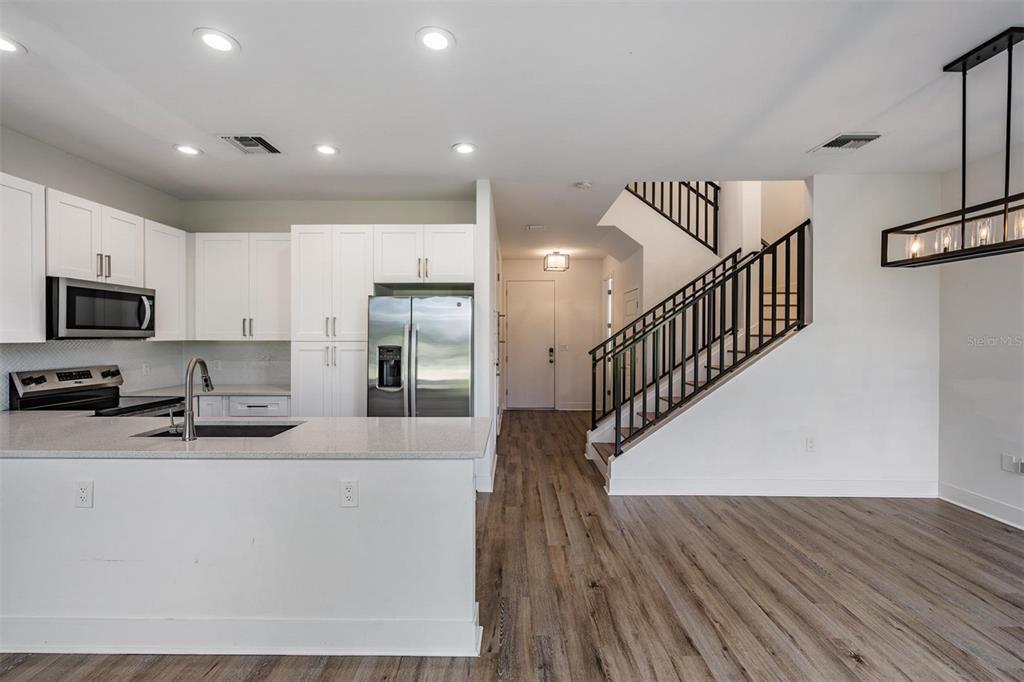 8709 Palm Ranches Place Tampa, FL 33614 - Photo 6 of 43