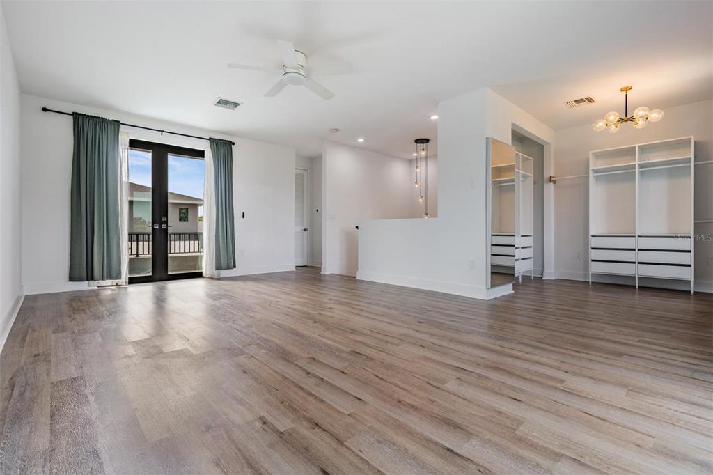 8709 Palm Ranches Place Tampa, FL 33614 - Photo 10 of 43