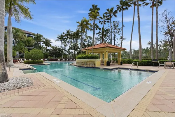 $975,000 | 2748 Tiburon Boulevard East, Unit C404, Naples, FL 34109