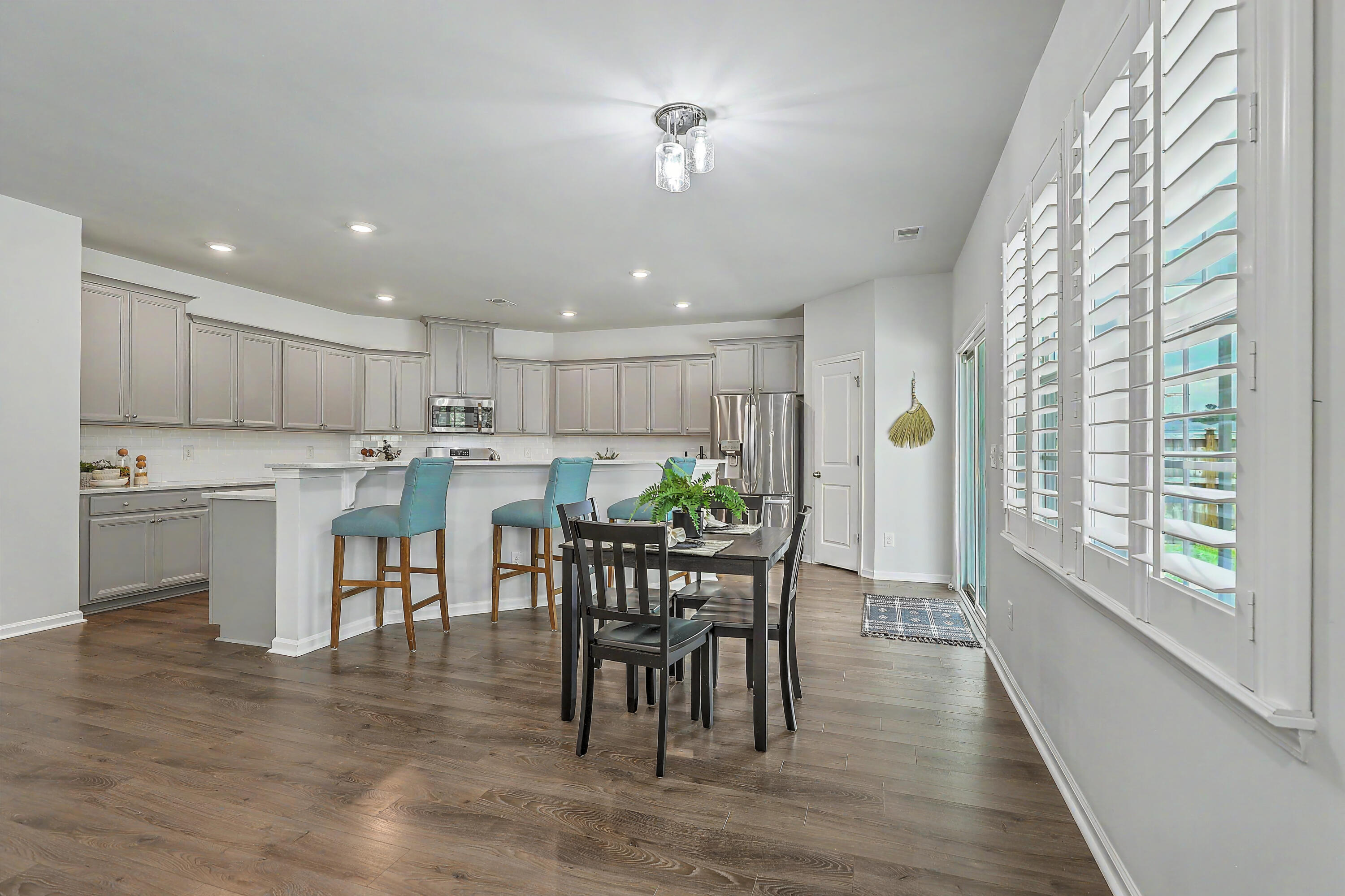 410 Spanish Wells Road Summerville, SC 29486 - Photo 18 of 54 Kitchen / Breakfast Room